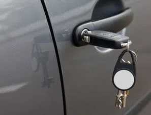 Golden Locksmith Services Avon Lake, OH 440-226-5066 - 21-Unlock-Car